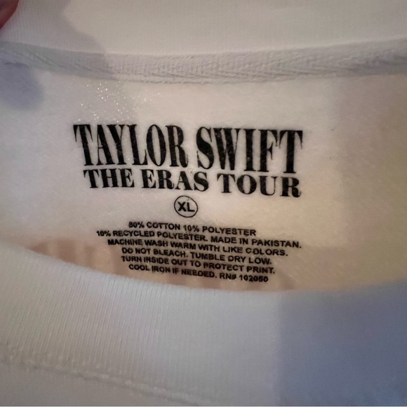 Taylor Swift | The Eras Tour Photo White Crewneck | Size XL - Picture 3 of 4